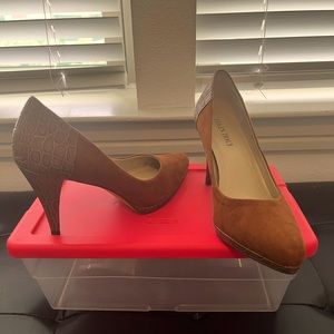 Ladies suede pump heel